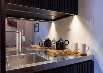 La Suite West Hotel