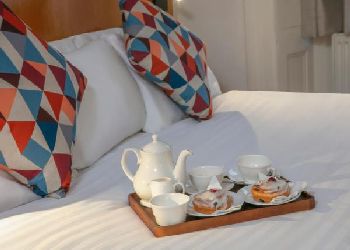 Queensway Hotel