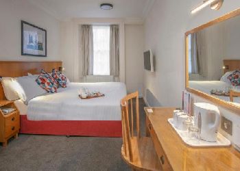 Queensway Hotel