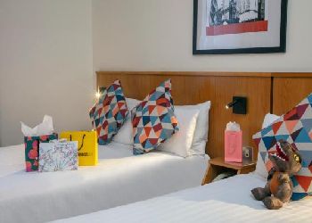 Queensway Hotel