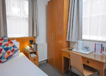 Queensway Hotel