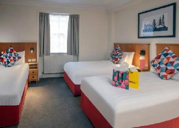 Queensway Hotel