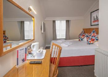 Queensway Hotel