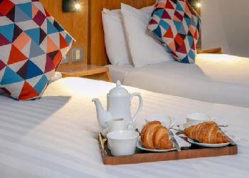 Queensway Hotel