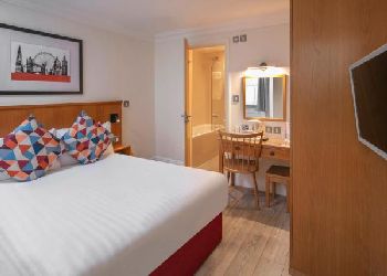 Queensway Hotel