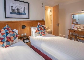 Queensway Hotel