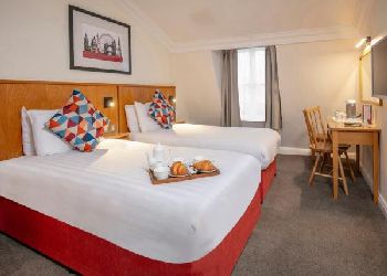 Queensway Hotel