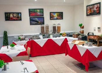 Queensway Hotel