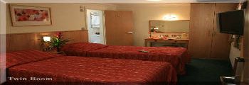 Queensway Hotel - Twin Bedroom