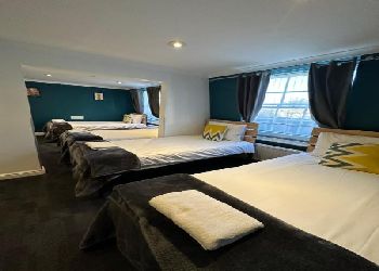 Smart Hyde Park View Hostel