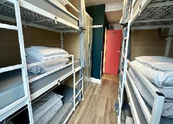 Smart Hyde Park View Hostel