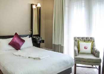 Russell Hotel