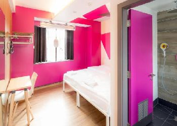 Generator Hotel
