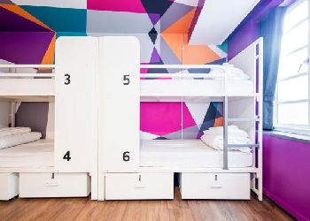 Generator Hotel
